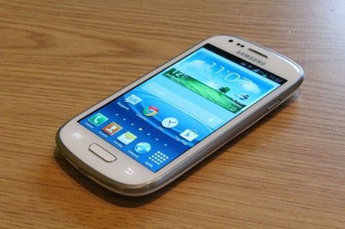 Samsung Galaxy S3 mini oöppnad